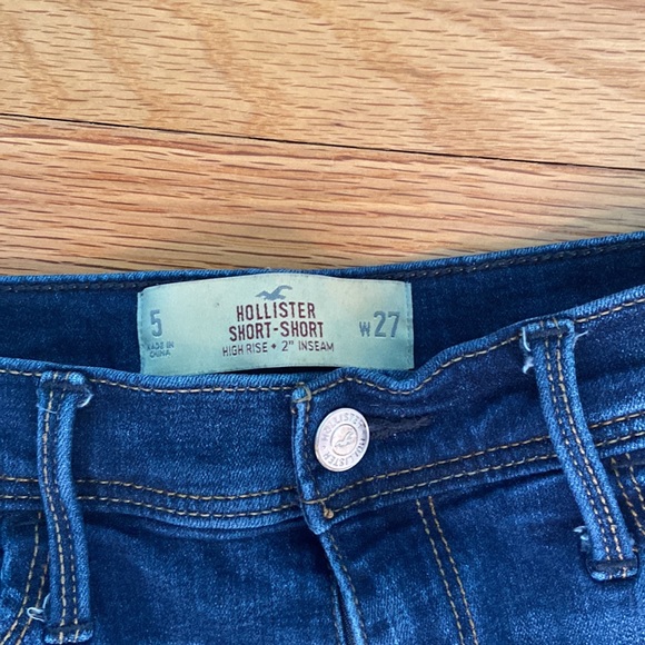 Hollister Jean shorts in great condition - Picture 3 of 3